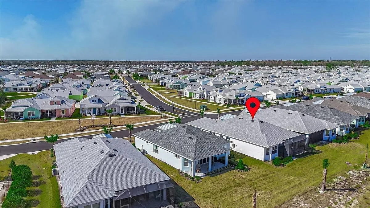 3 bed, 2.5 bath, 2110 sqft, $3,300 — Photo 3