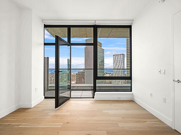 3rd image of 20 Rockwell Pl #3903S
