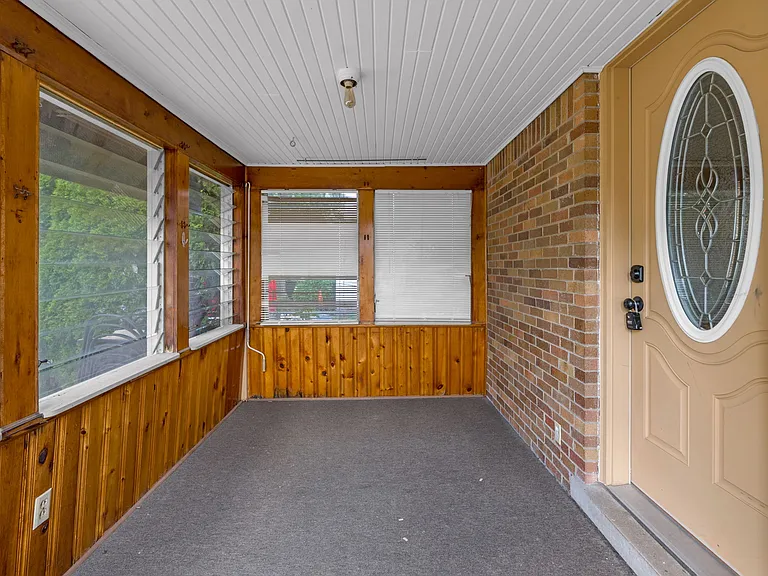 3020 Syracuse St — Photo 30