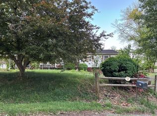235 Woodcreek Dr, Mount Airy, NC 27030