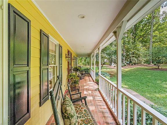 5th image of 5611 Lindenshire Dr