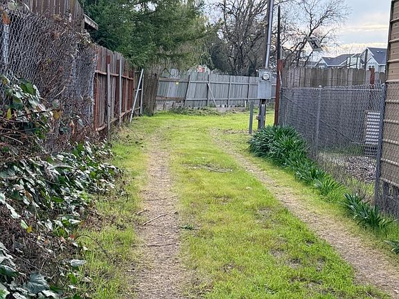 4th image of 1863 Beachwood Drive