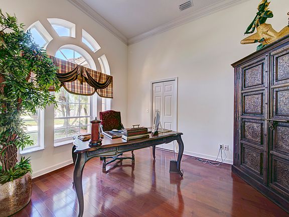 4th image of 8005 Kingswood Way