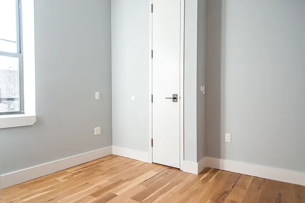 Rented by Nooklyn NYC LLC | media 54