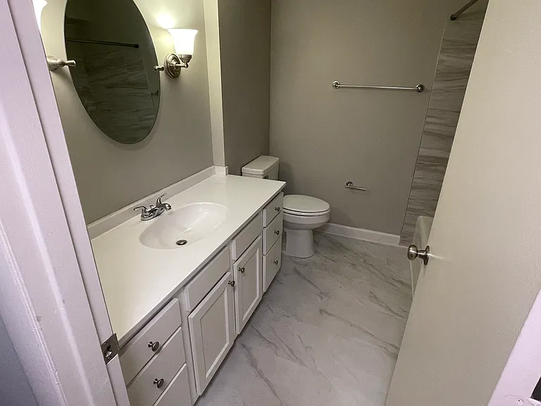 Grinstead Manor Apartments — Photo 21