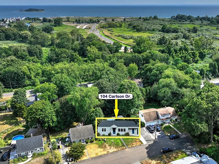 104 Carlson Dr — Photo 10
