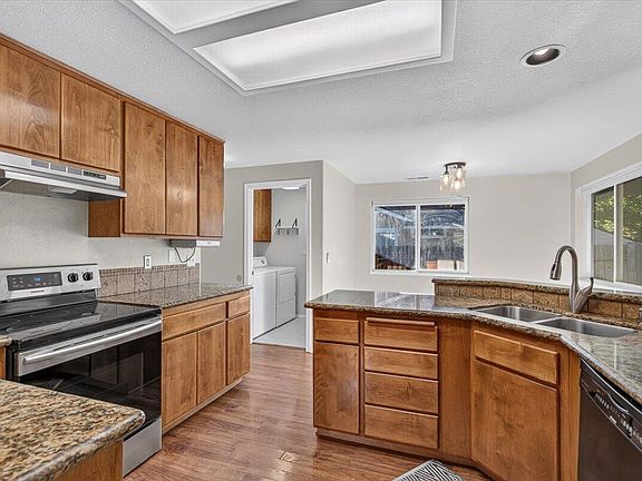 2nd image of 100 Brierwood Dr