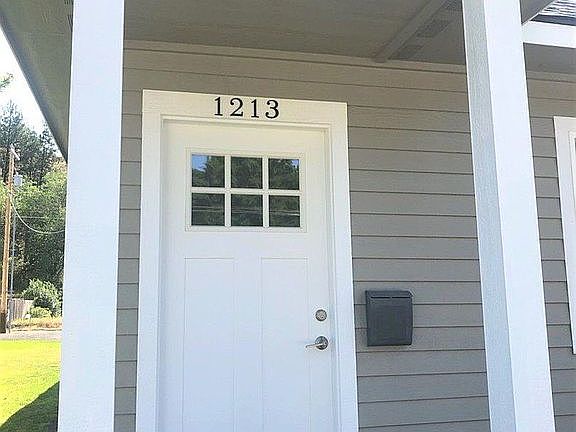 2nd image of 1213 S Coeur Dalene St