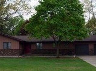 798 Bellflower Dr, Brooklyn, MI 49230