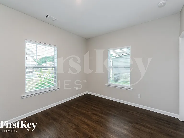 124 Innis Brook Cir — Photo 12