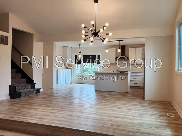 7749 Lyman Ave — Photo 5