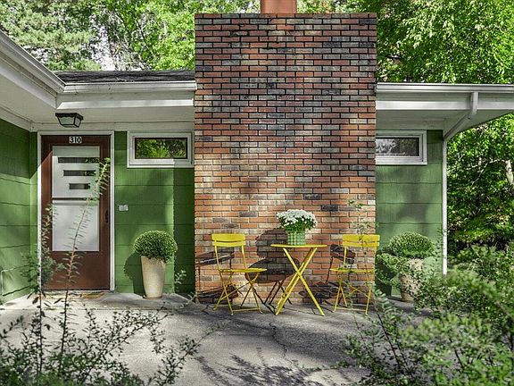 2nd image of 310 W Detroit St