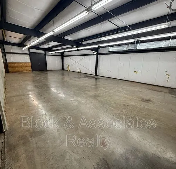 508 Hoover St — Photo 4