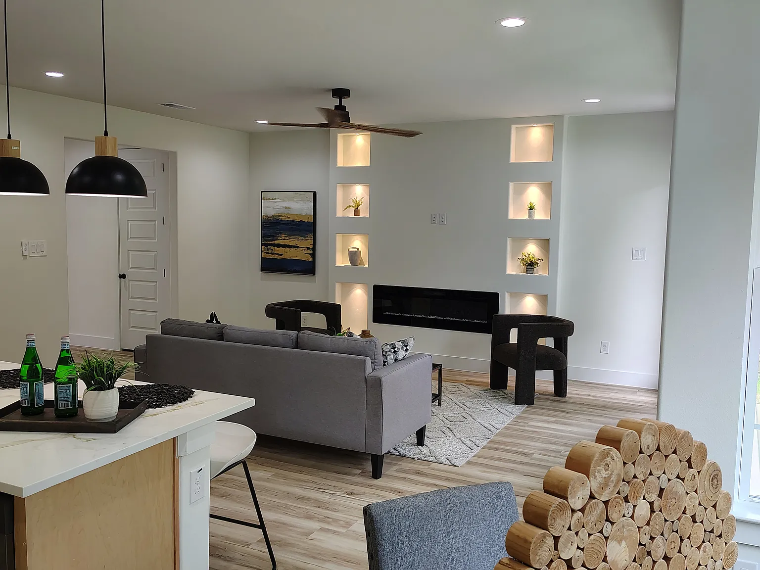 4 bed, 2174 sqft, $2,700 — Photo 4
