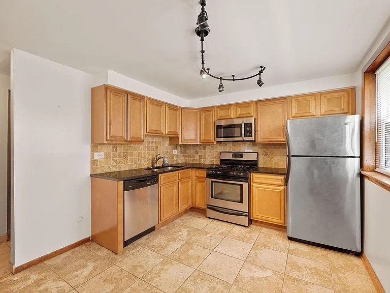 8440 W 95th St #3 — Photo 6