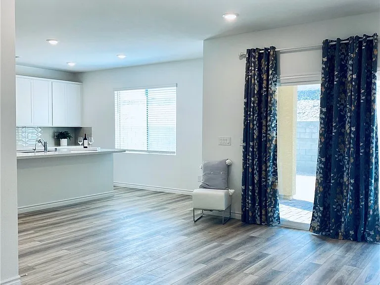 4457 Sawyer Ridge St — Photo 6