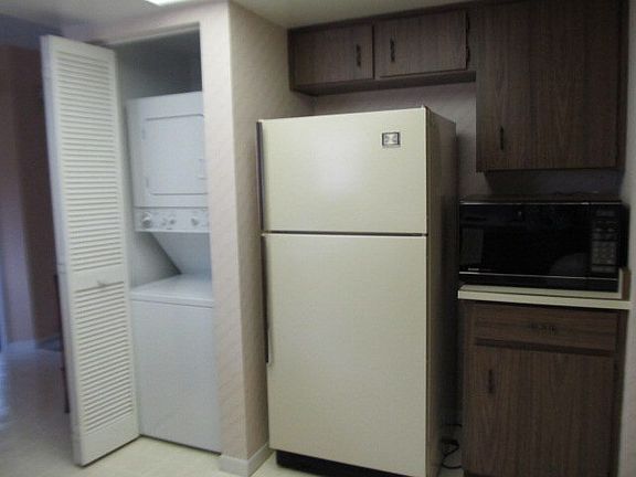 4th image of 44 Oxford Ln