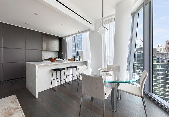 4th image of 645 W 59th St #2405