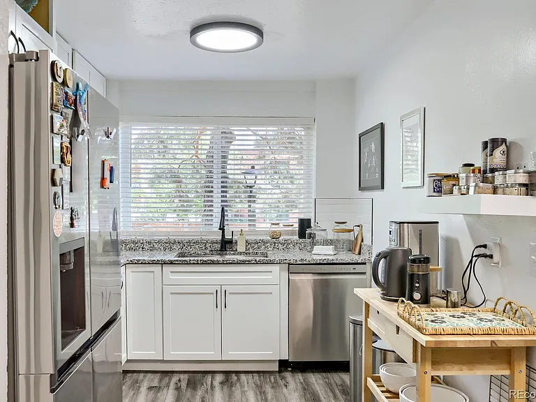 1190 Poplar Ave — Photo 11