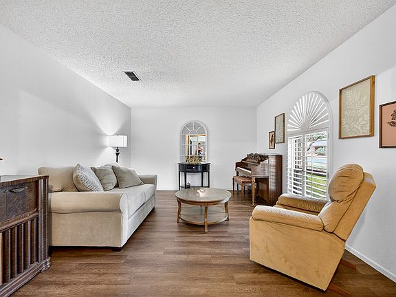 3rd image of 2913 Northtown Pl