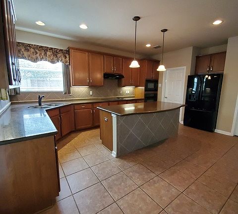 3rd image of 310 Royal Troon Dr