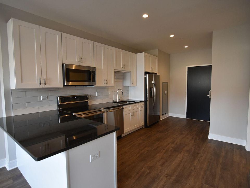 1st image of 3813 N Broadway St #201