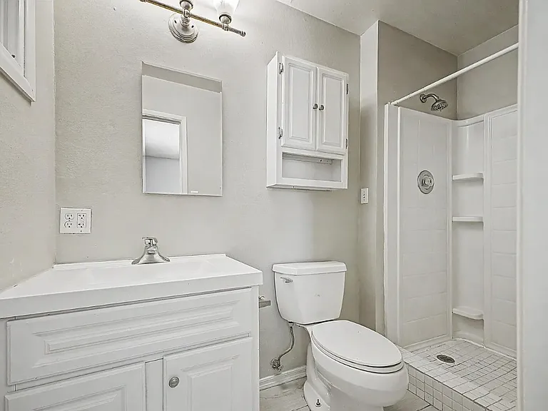 1000 E Loyola Dr — Photo 15