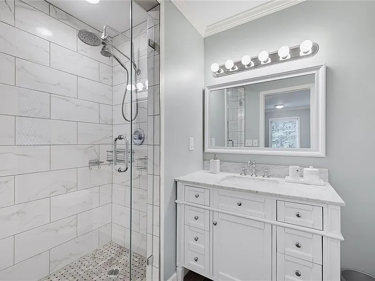 4966 Cambridge Dr — Photo 15