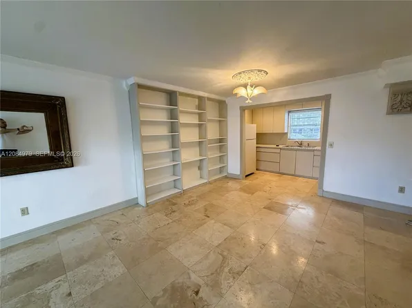 7550 SW 82nd St APT F204, Miami, FL 33143