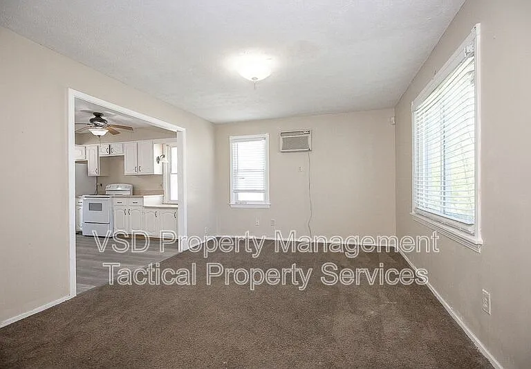 374 E 232nd St — Photo 22