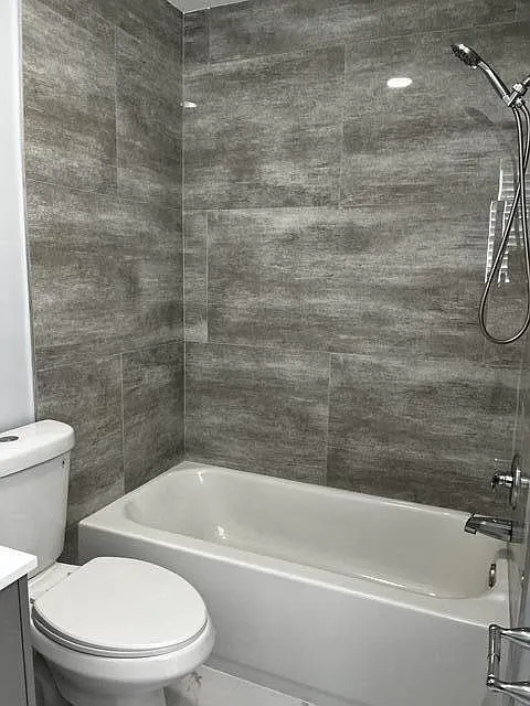 3 bed, 2.5 bath, 1302 sqft, $3,300 — Photo 2