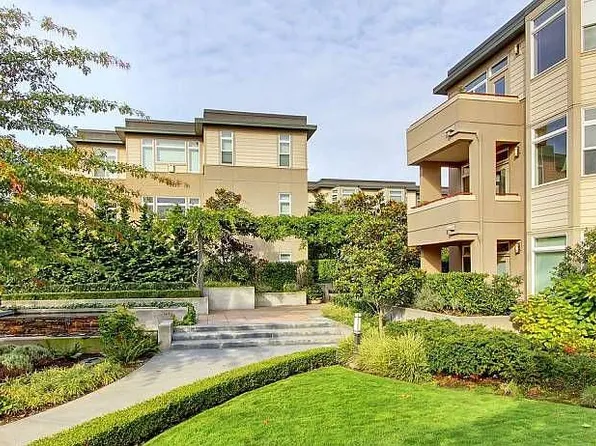 122 State St S APT 107E, Kirkland, WA 98033