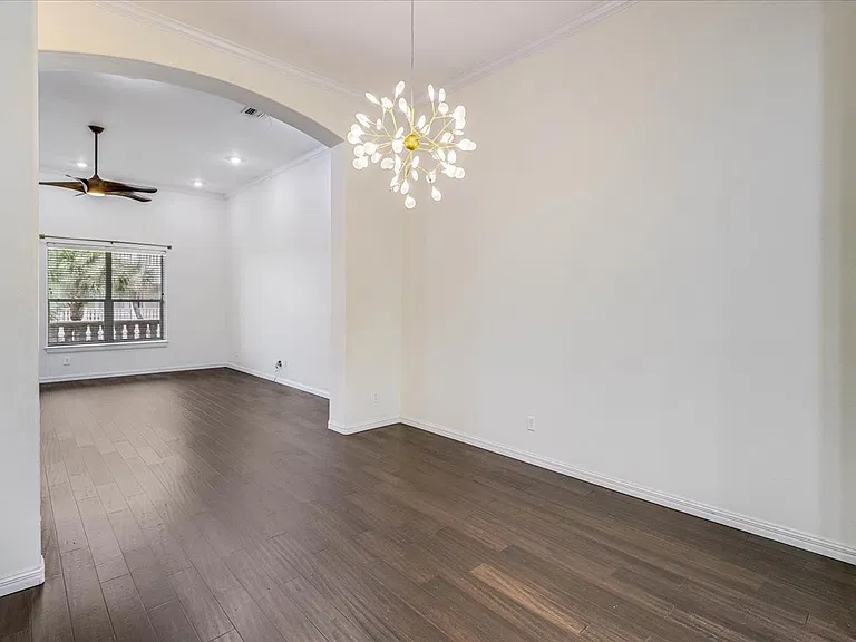 14910 Leeward Dr — Photo 12
