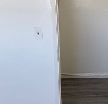 4th image of 20356 Cohasset St APT 25