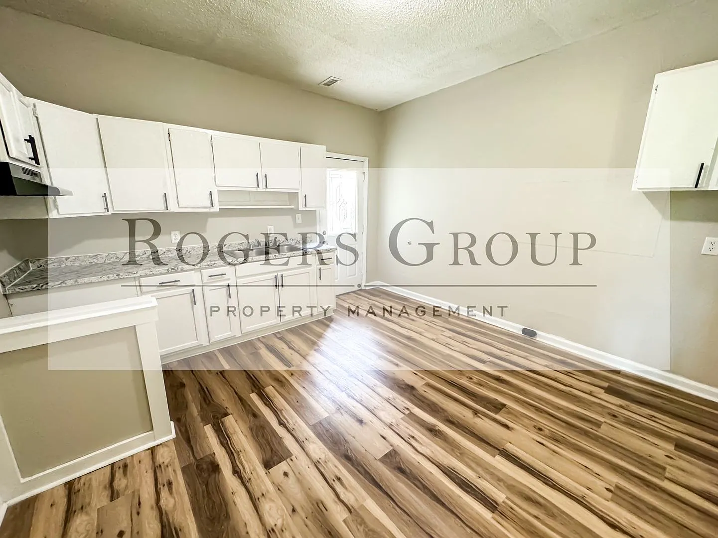 3 bed, 1.0 bath, 1131 sqft, $825 — Photo 2