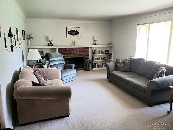 3rd image of 2745 E Dexter Dr