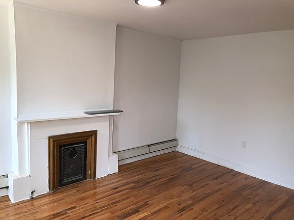 4th image of 302 Marion St #3