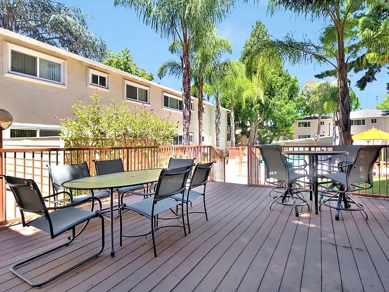 1220 Mills St #5M — Photo 15