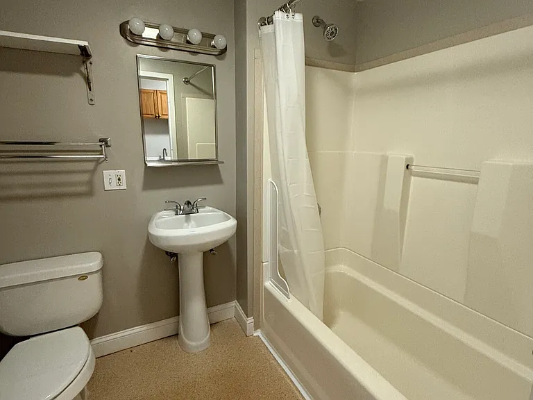 312 Shirley Street Apartments — Photo 5