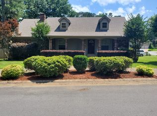 11 Fox Run Dr, Little Rock, AR 72210