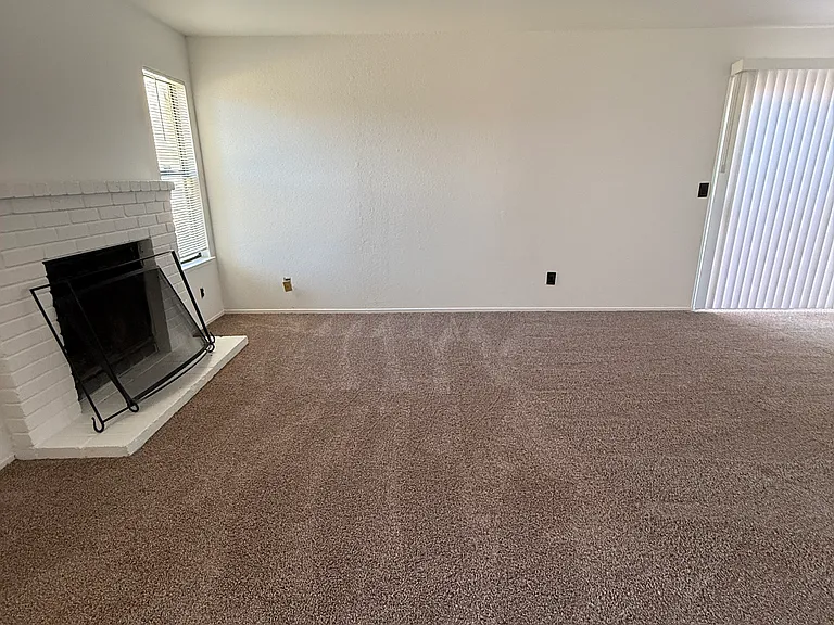 120 Adobe Ct #120 — Photo 5
