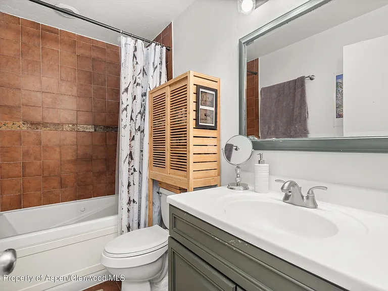 326 Midland Ave #308 — Photo 4