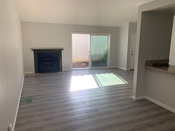 2nd image of 4766 Gardenia St