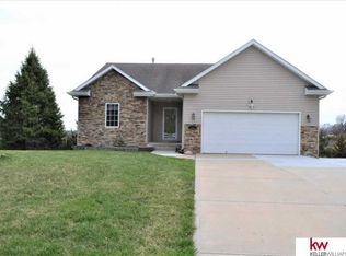 8725 Riverdale Rd, Plattsmouth, NE 68048