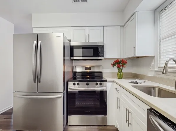 168 Milkweed Ct, Readington Twp., NJ 08887