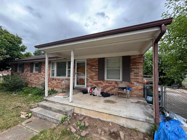 810 E Riverside Dr, Salem, VA 24153