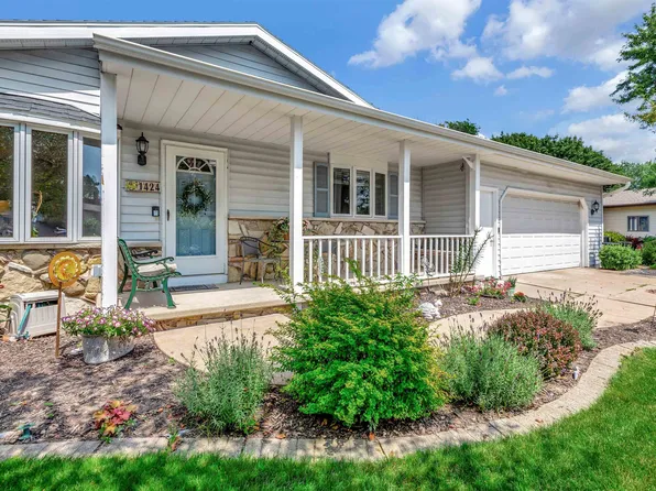 1424 W Edmund Dr, Appleton, WI 54914