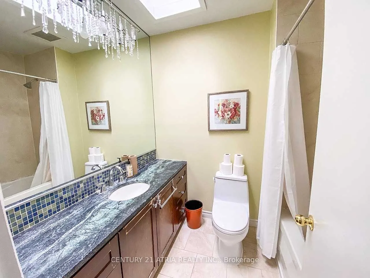 6 bed, $5,400 — Photo 4