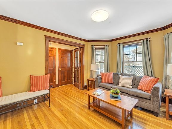 5th image of 62 Ainsworth St