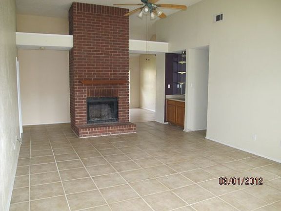 4th image of 1218 Calvert Dr
